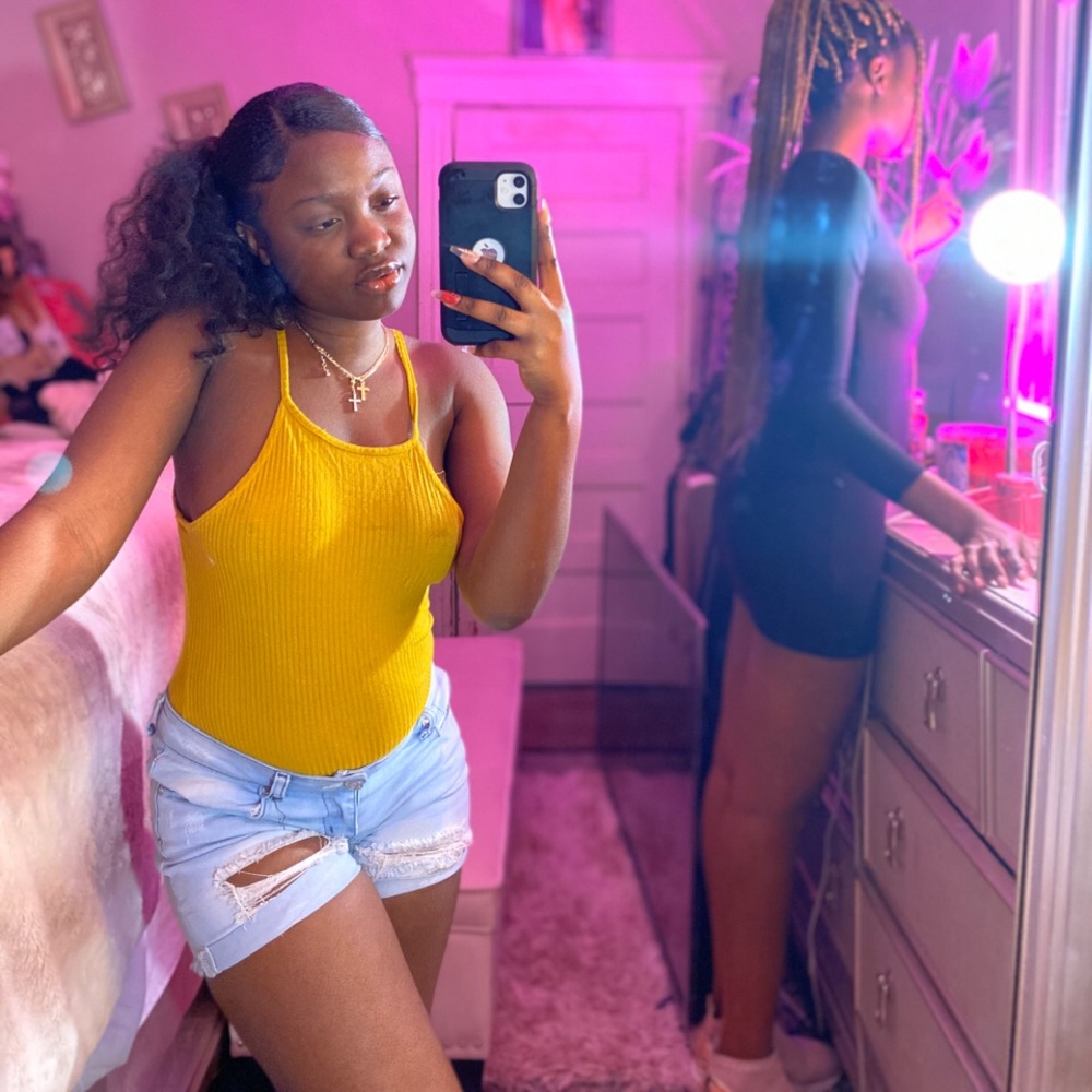 cute lemon colored top